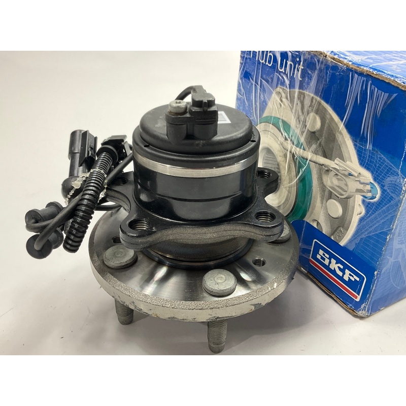 SKF BR930213 Front Wheel Bearing And Hub Assembly