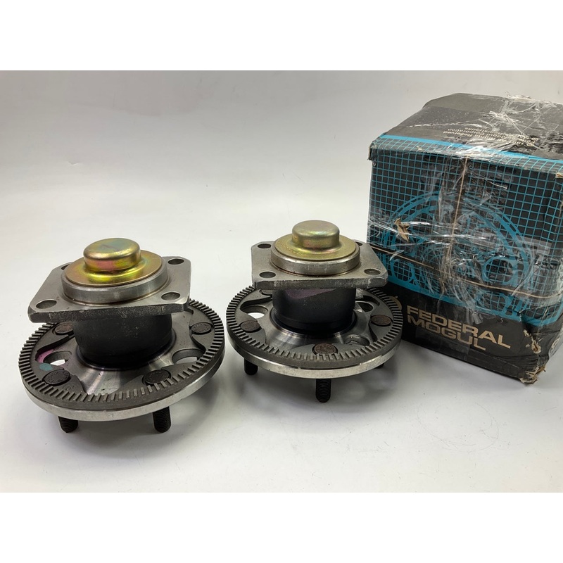 (2) Federal Mogul 513038 Wheel Bearing And Hub Assembly - Rear