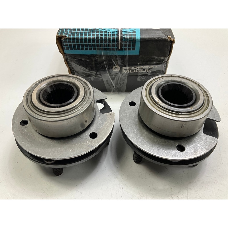 (2) Federal Mogul 518500 Wheel Bearing And Hub Assembly - Front