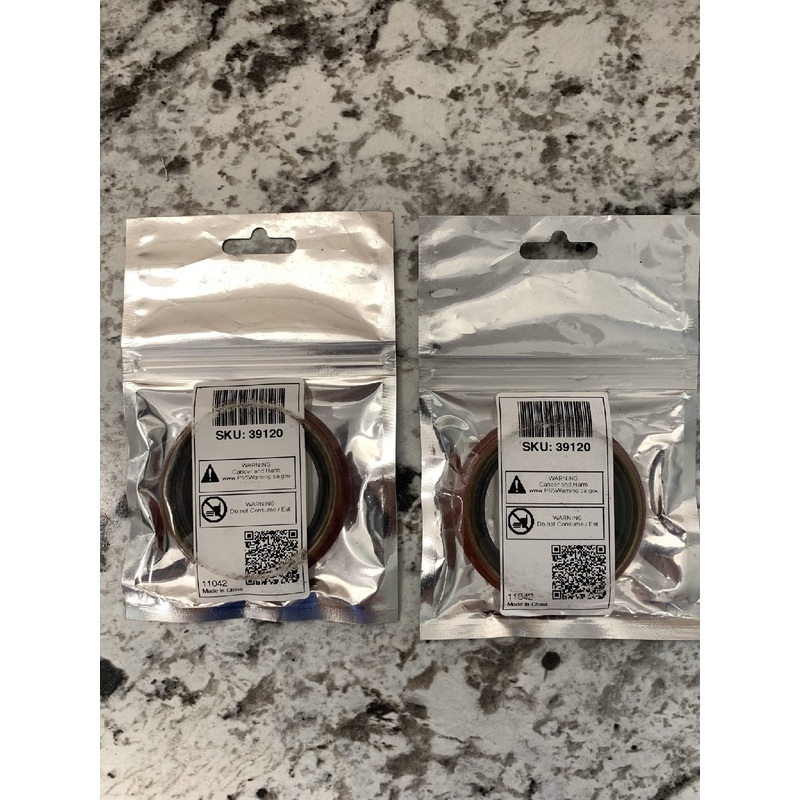 (2) Helix 39120 Wheel Seals