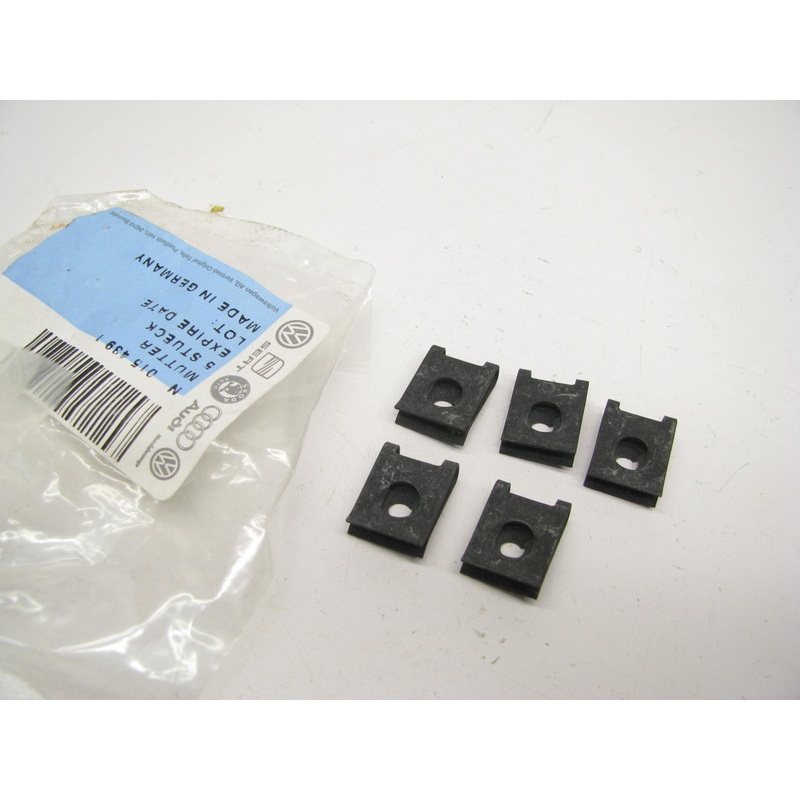 ( X5) Genuine Volkswagen Fender Liner U-Nuts N0154391